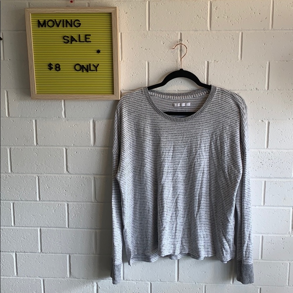 🎉MOVING SALE Abercrombie long sleeve tee size L🎉